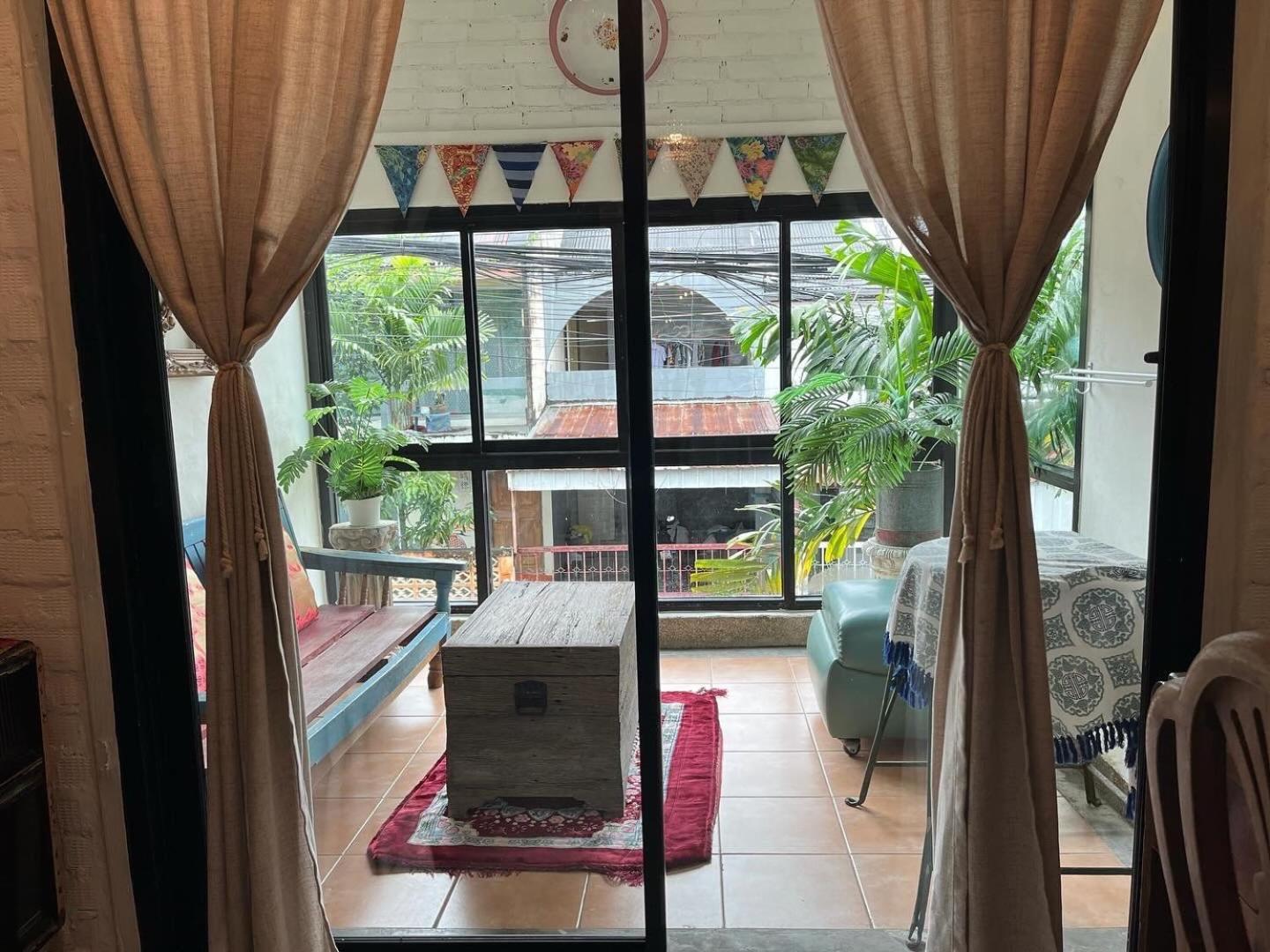 Appartamento Auntie & Niece Phuket Ban Sam Kong Esterno foto