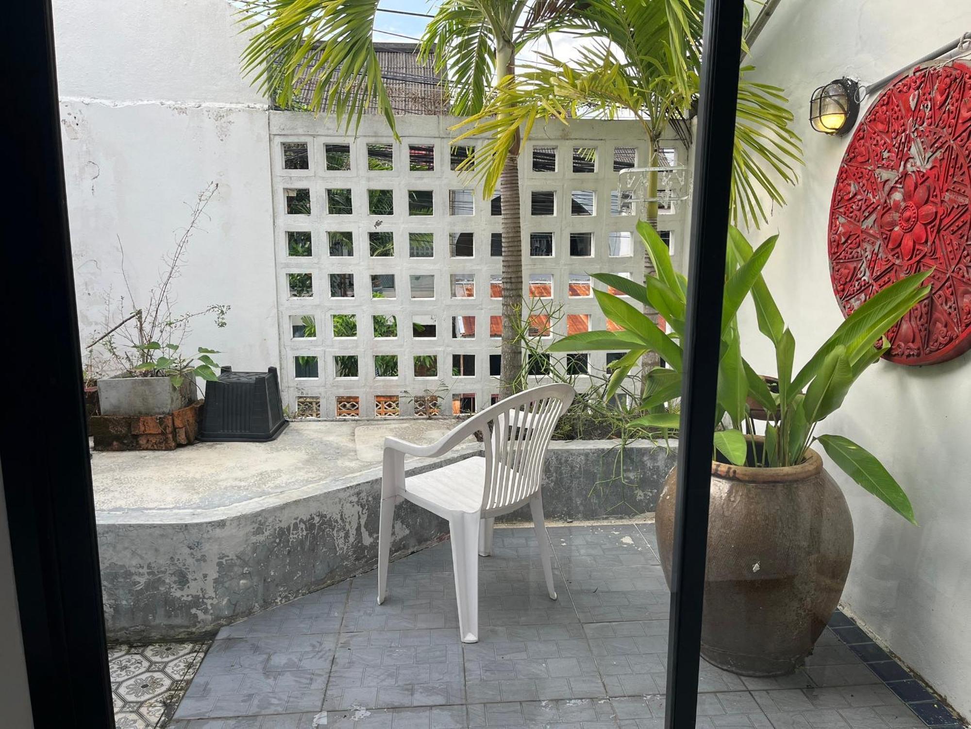 Appartamento Auntie & Niece Phuket Ban Sam Kong Esterno foto